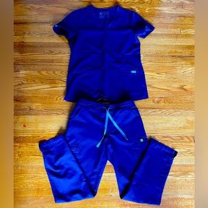 XS/S Figs Nurse Navy Blue Scrub Set, Size small bottoms, size XS top. Like new